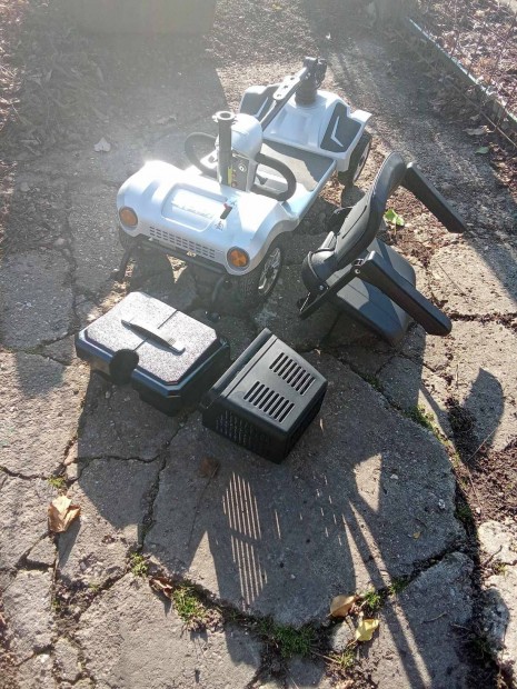 Összecsukható elektromos moped