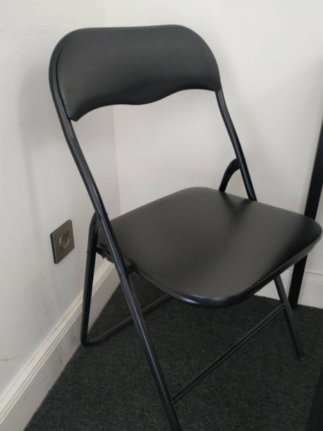 �sszecsukhat� fekete sz�k