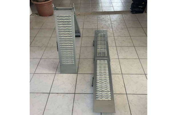 �sszecsukhat� r�mpa kerti traktorhoz, quadhoz, motorhoz!!!!