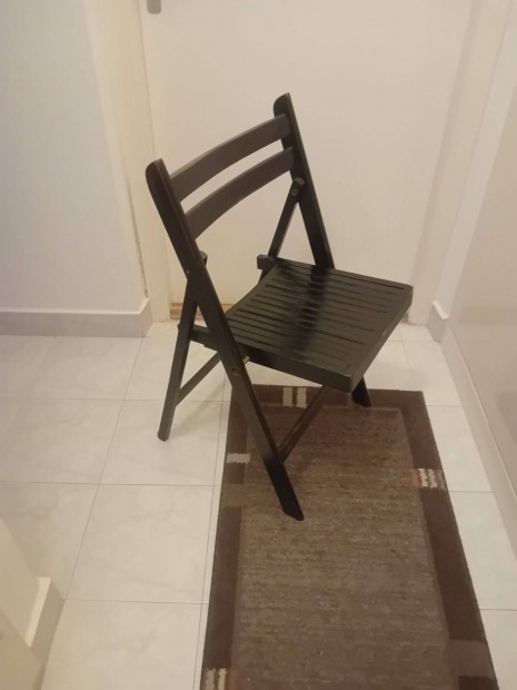 �sszecsukhat� sz�k elad�