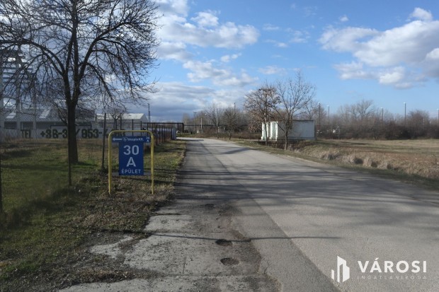 Összközműves ipari ingatlan, a Jura ipari parkban!