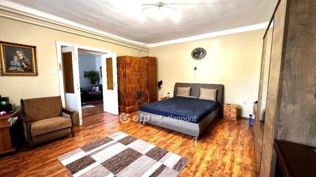 �ttev�nyi elad� 88 nm-es h�z