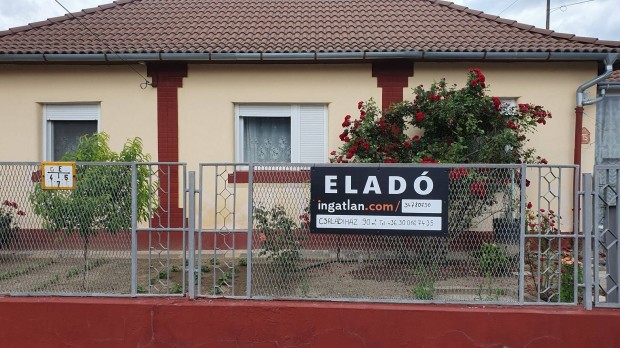 Otthon start 90 m2 csal�di h�z