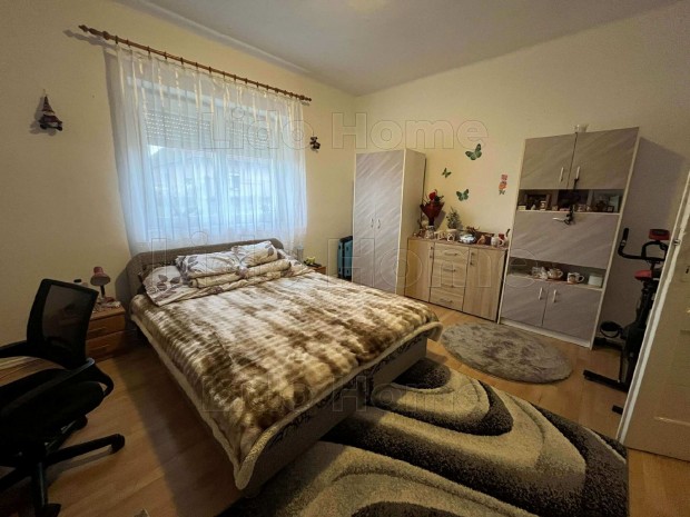 Otthonteremt�s nyugodt k�rnyezetben - elad� t�gla �p�t�s� K�d�r-kocka