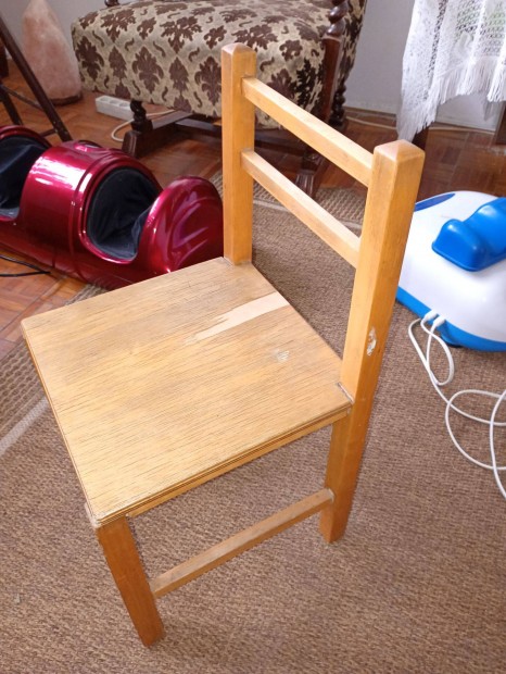 Ovodai gyerek kis sz�k elad� 1db 5000ft �buda a k�peken j�l l�that� �l