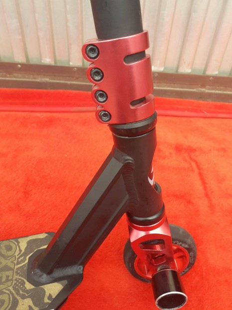 Oxelo roller MF 1,8 scooter black red tipus !