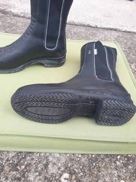 Oxtar 36 n�i motoros csizma gortexes �jszer� �llapotban 