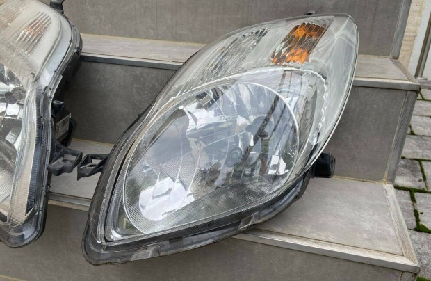 Oyota Yaris 2 BAL Lámpa , Fényszoró , Gyári ! (2009-11)
