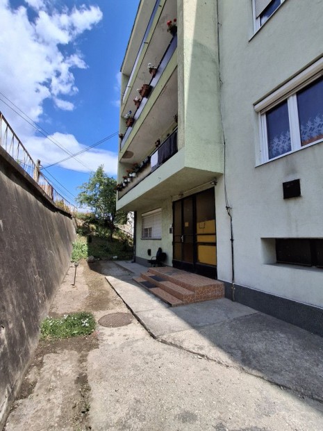 zd, Bem utca, 52 m2-es, 2. emeleti, trsashzi laks, 2 szobs