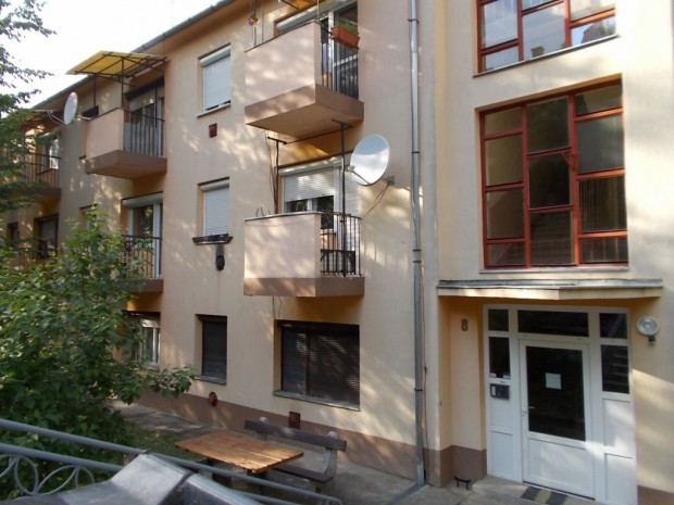 zd, Gza utca, 47 m2-es, 2. emeleti, trsashzi laks, 2 szobs