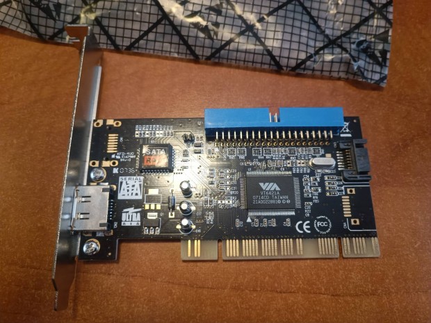 PCI SATA s Ultra ATA vezrl krtya 