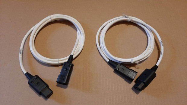 PC UPS szerver t�p k�bel 220V h�l�zati. �j