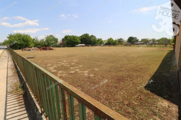 PIRT�N, 3 db �P�T�SI TELEK EGYBEN ELAD�!