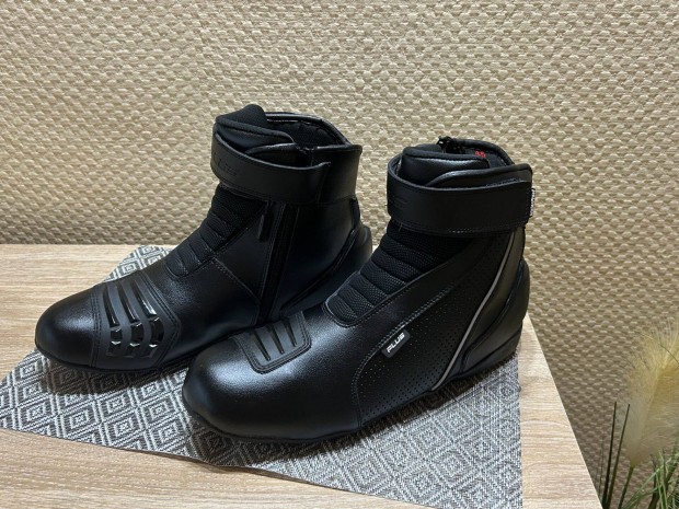 PLUS Racing Air rövid szárú motoros csizma , cipő - 45 ös lábra