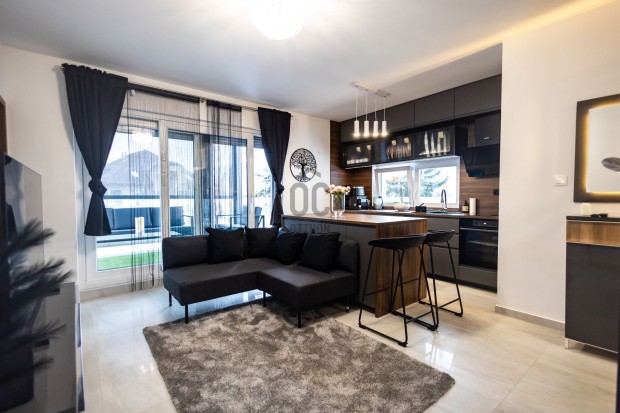 PR�MIUM PENTHOUSE KIAD� A SZ�CHENYI UTC�BAN PANOR�M�S TET�TERASSZAL