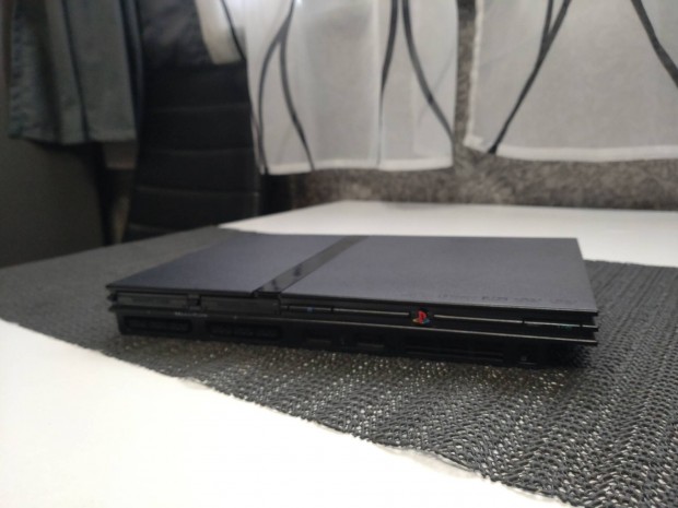 PS2 slim konzol