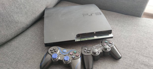 PS3 Playstation 3 Slim Hen tele játékkal 2 kontroller