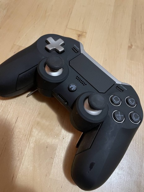 PS4 Controller