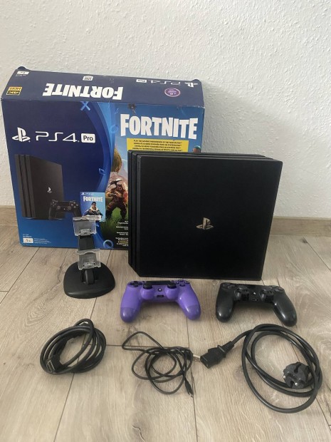 PS4 Pro Fortnite + 1 TB + 2 db Kontroller + Tltlloms 