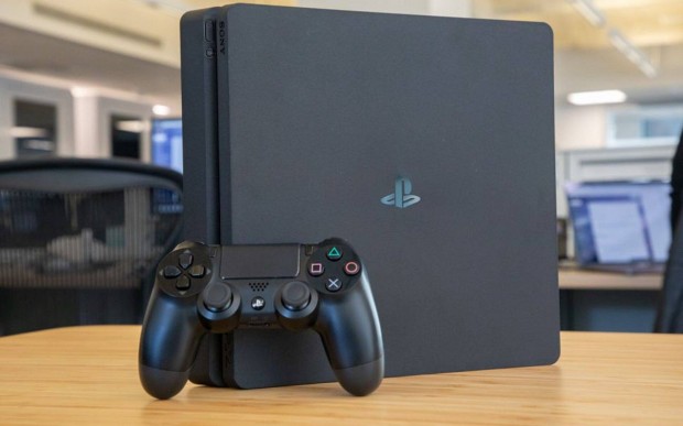 PS4 Slim 77 Jtkkal! Plombzott! Hibtlan! Eredeti Karral!