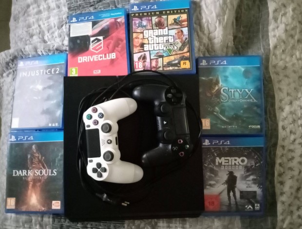 PS4 Slim, 2 karral, 5 jtkkal 1 Terrs