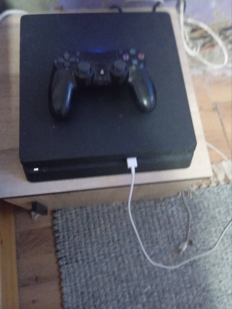 PS4 Slim kihasznlatlansg miatt elad 