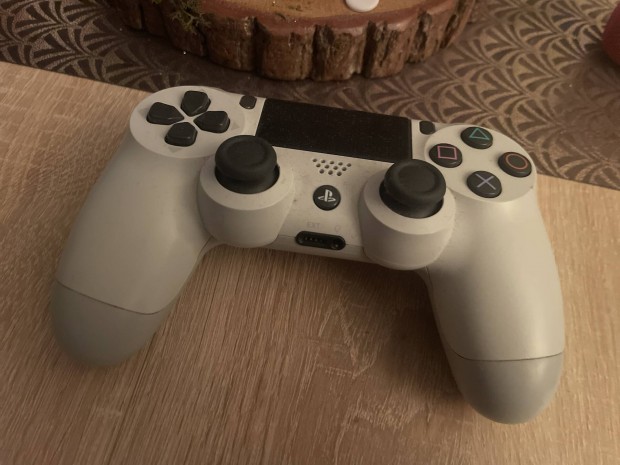 PS4 kontroller