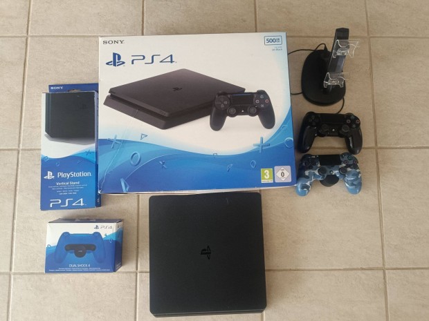 PS4 konzol, 2 db gyri kontrollerrel