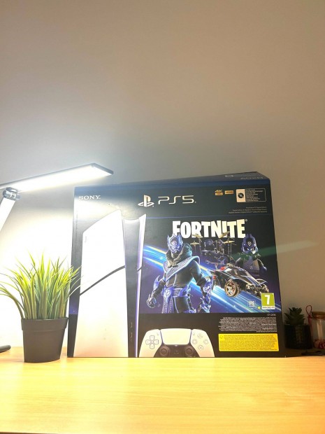 PS5 Slim Digital, 2027ig Mediamarkt garanciával, hibátlan új állapotba