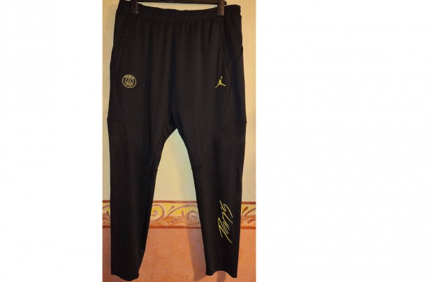 PSG eredeti Nike Air Jordan fekete hossz nadrg (2XL)