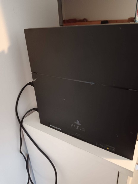 PS 4 konzol kontrollerrel