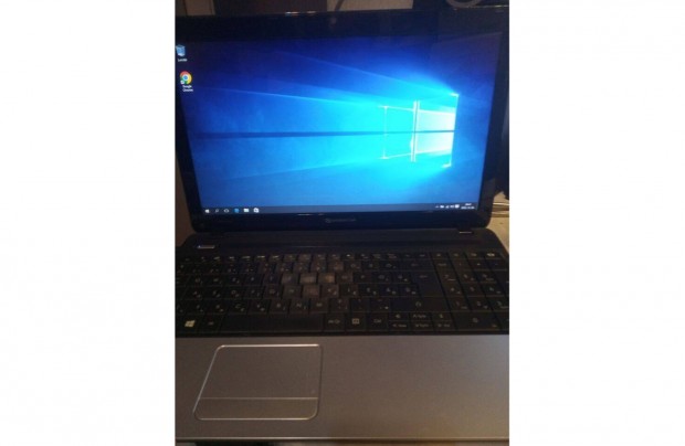 Packard Bell Easy Note F5211 15.6" laptop