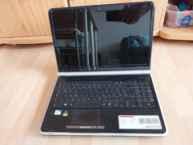 Packard Bell laptop eladó (LED kijelző, HDMI, stb)