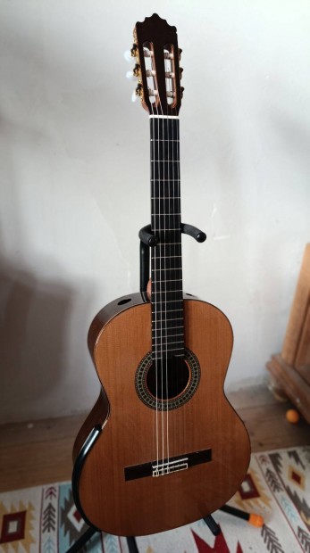 Paco Castillo 204 cédrus, (double soundport) klasszikus gitár