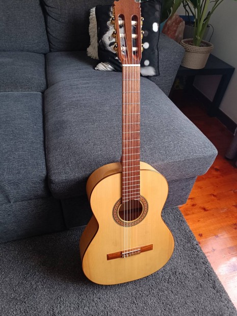 Paco Castillo Mod. 211F Flamenco gitr