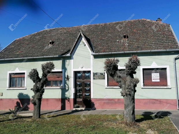 Pacsai 220 nm-es h�z elad�