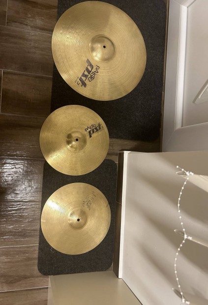 Paiste 14" Hi-Hat lbcin (prban) , 1db 20" Ride PST3 ksrcin