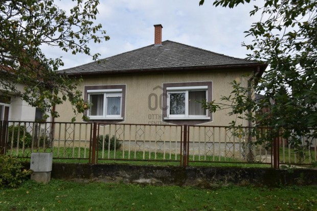 P�kai elad� 121 nm-es h�z