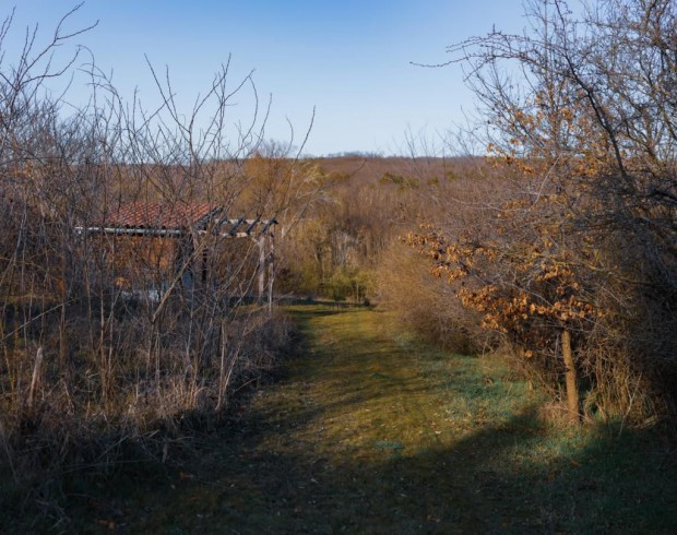 Pákozdi eladó 1298 nm-es telek