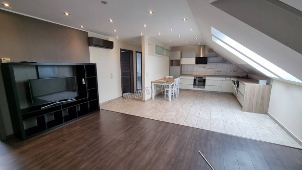 Paks, �j �p�t�s� k�t szoba plusz nappalis lak�s KIAD�! 727_gz