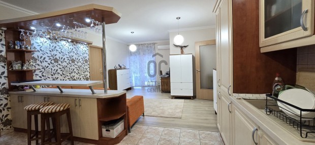 Paks f�utc�j�n  70 nm-es t�glalak�s elad�