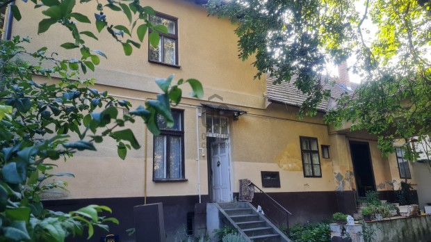 Paks sz�v�ben sokoldal�an hasznos�that� polg�ri ingatlan elad�.