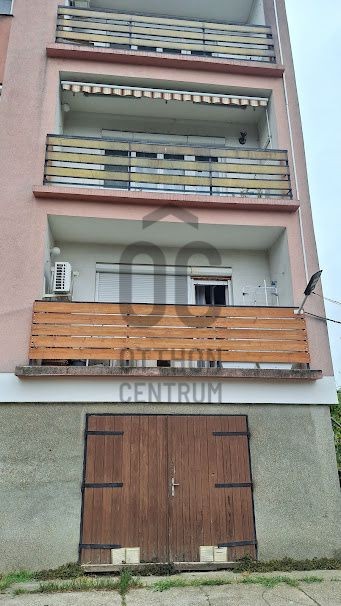 Paksi elad� t�gla t�rsash�zi lak�s