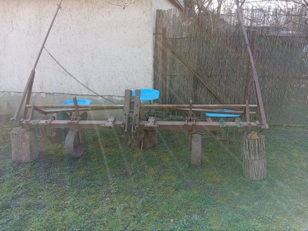 Pal�nta �ltet� g�p 3 soros