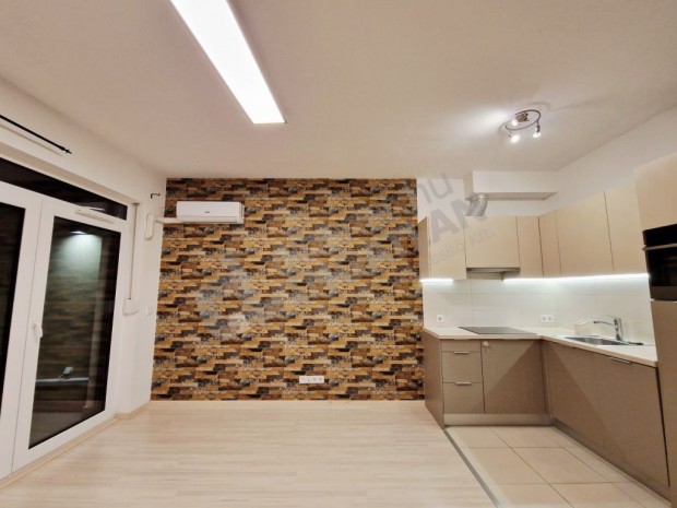 P�link�s Antal utc�ban B�torozatlan �s G�pes�tett 28 nm 1 szob�s lak�s