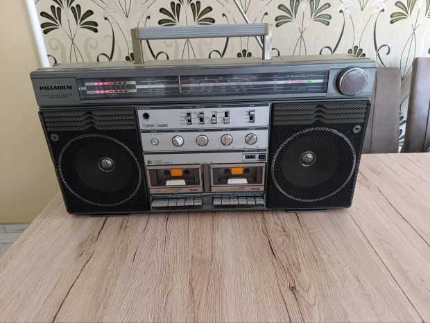 Palladium 872 boombox