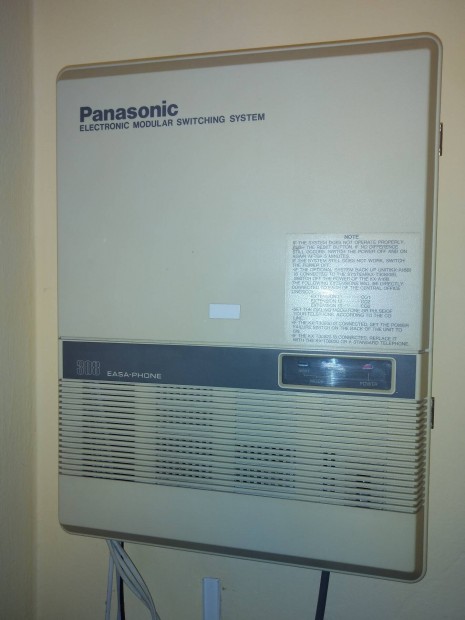 Panasonic 30810CE tel.alkzpont + 1 asztali telefon