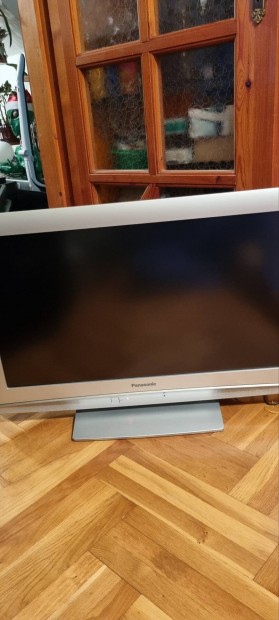 Panasonic 32" LCD televzi hibs 