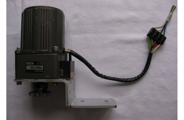Panasonic AC szervomotor tttellel