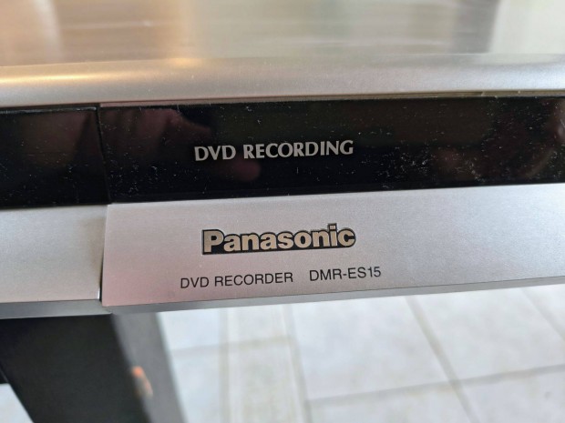 Panasonic DMR-Es15 DVD lejátszó-felvevő hibás